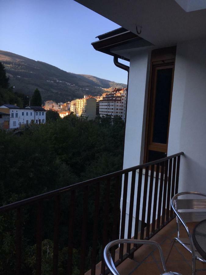 شقة Narcea Turismo Real كانجاس ديل نارسيا المظهر الخارجي الصورة